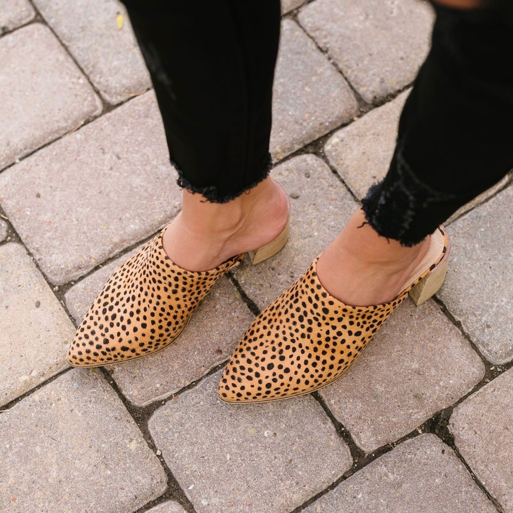 LAST FEW SALE! Spotted Cheetah Mules - Picture 3 of 6